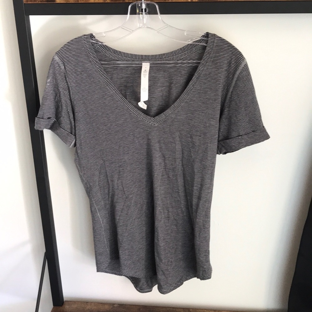 Lululemon tee